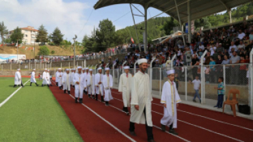 Hafızlık Merasimi ve Kur’an Ziyafeti Programına Katıldık