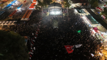 Panayırımızın Açılışını kıymetli sanatçımız Derya ULUĞ’un müthiş konseriyle gerçekleştirdik