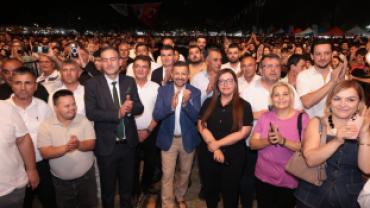 Panayırımızın Açılışını kıymetli sanatçımız Derya ULUĞ’un müthiş konseriyle gerçekleştirdik