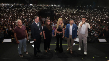 Panayırımızın Açılışını kıymetli sanatçımız Derya ULUĞ’un müthiş konseriyle gerçekleştirdik