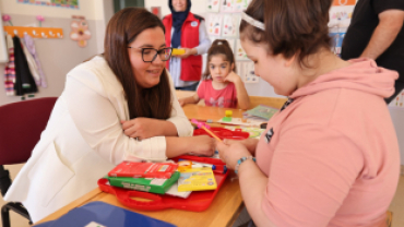 Geçen yıl olduğu gibi bu yıl da çocuklarımızın eğitim yolculuğunda yanlarındayız