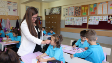 Geçen yıl olduğu gibi bu yıl da çocuklarımızın eğitim yolculuğunda yanlarındayız