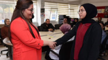 il genelinde dereceye giren öğrencilerimize hediyeleri takdim edildi