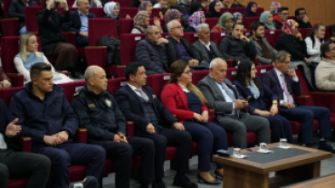 Kültür Merkezinde düzenlenen programa katılım sağladık