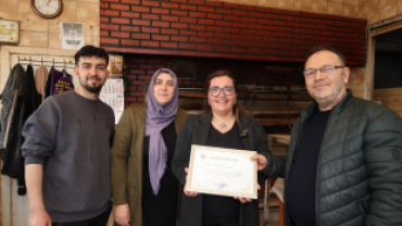 Ramazan ayı boyunca destek olan esnaflarımıza teşekkür belgelerini takdim edildi